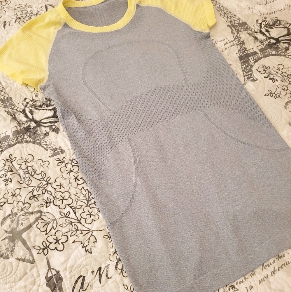 Lululemon Swiftly Tech Short Sleeve Size 8